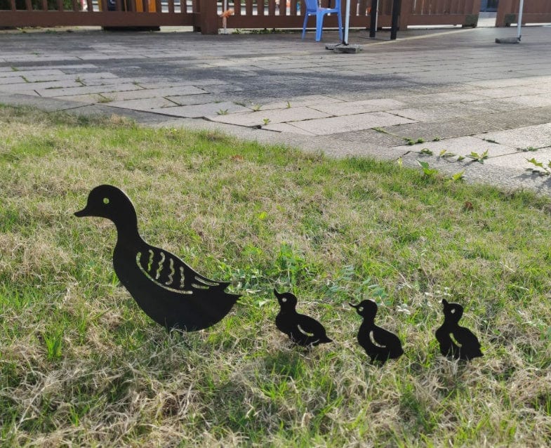 Adorno de jardín de la familia Iron Duck - EL ENVÍO ESTÁ INCLUIDO EN EL PRECIO DE ESTE PRODUCTO