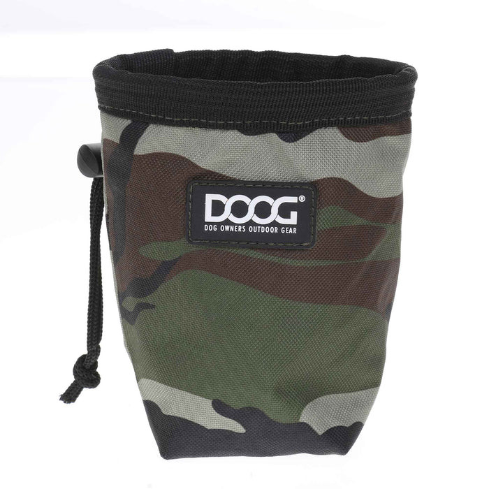 Bolsa pequeña de entrenamiento y golosinas DOOG con diseño de camuflaje de 4,5" x 4,5" x 5,5"